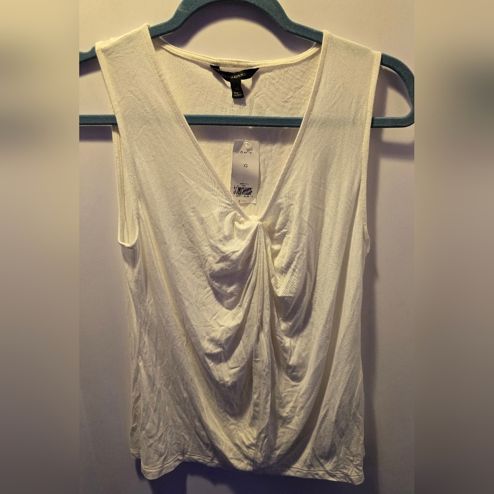 Banana Republic sleeveless shirt, white. Size Xs.
